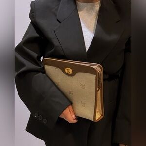 BURBERRY Beige Clutch Bag (Pre-owned, Authentic & Vintage)